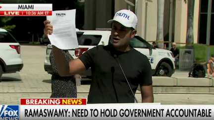 Vivek Ramaswamy outside Miami courthouse